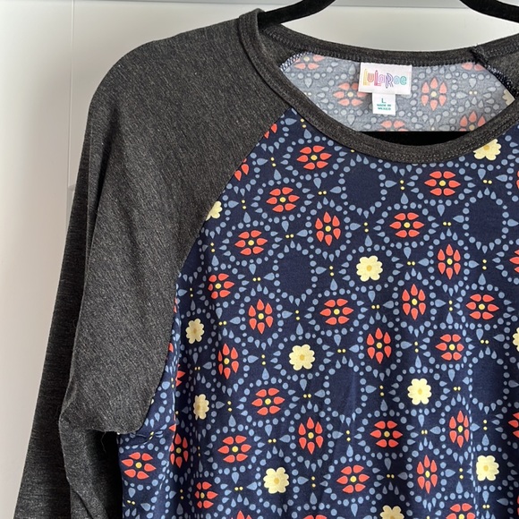 LuLaRoe Randy Top - Picture 2 of 3